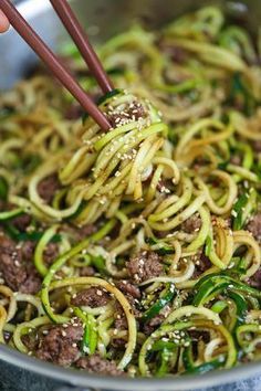 Low Carb Korean Beef, Beef Zucchini, Korean Beef Bowl, Zoodle Recipes, Beef Bowls, Korean Beef, Veggie Noodles, Spiralizer Recipes, Zucchini Pasta