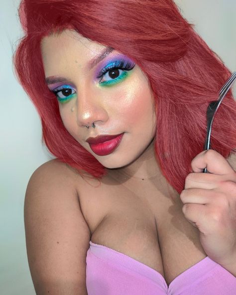 Ariel Makeup Halloween, Little Mermaid Makeup Ariel, Ariel Makeup Look, Ariana Grande Makeup Tutorial, Little Mermaid Makeup, Ariel Makeup, Hair Aesthetics, Ariana Grande Makeup, Mermaid Makeup