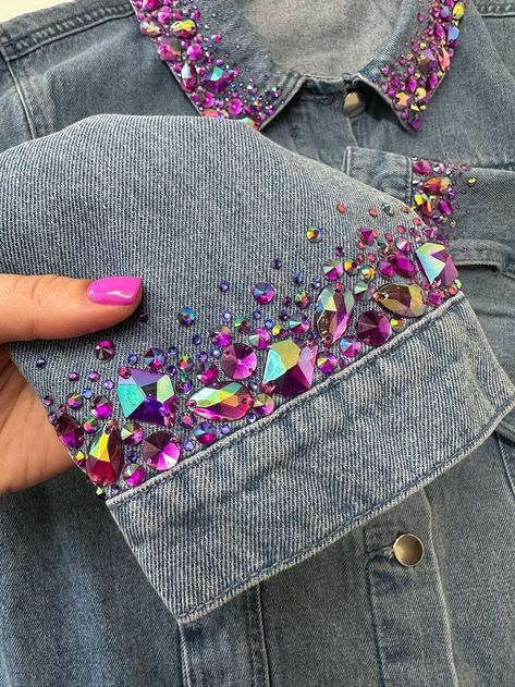 Bedazzled Blazer Diy, Diy Clothes Design Dresses, Denim Jacket Craft Ideas, Bedazzled Jacket Diy, Bejeweled Jean Jacket, Jean Jacket Decorating Ideas, Jean Jackets Diy, Fashion2024 Trends, Bejeweled Outfit