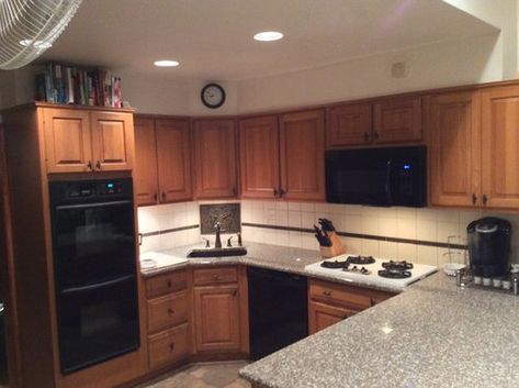 Help Honey Oak Kitchen & Black Appliances White Walls And Cabinets, Kitchen Black Appliances, Kitchen Cabinets With Black Appliances, Honey Oak Kitchen, Porcelain Kitchen Sink, Distressed Kitchen Cabinets, Kitchen Cabinet Plans, Black Appliances Kitchen, Distressed Kitchen