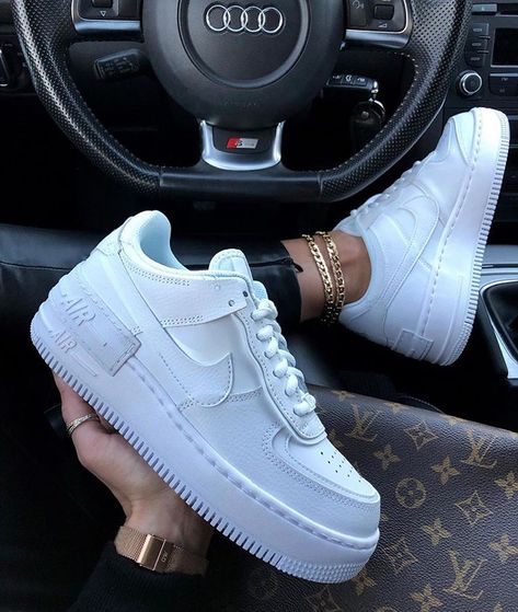 Looks Adidas, Painted Sneakers, New Nike Air Force, Dior Sneakers, White Nike Shoes, Nike Air Shoes, Black And White Sneakers, Nike Shoes Air Max, Cute Nike Shoes