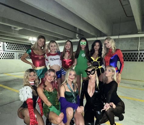 Girl Group Halloween Costumes, Hot Hero, Joker Costume, Hot Costume, Holloween Costume, College Halloween, Halloween Costumes Friends, Halloween Costume Outfits, Group Costumes