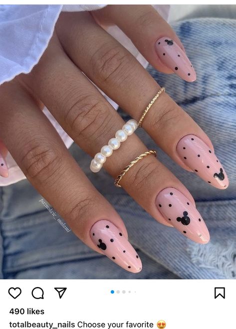 Disney Nail Ideas, Simple Disney Nails, Disney Themed Nails, Disney Princess Nails, Disneyland Nails, Disney Castles, Disney Nail Designs, Disney Inspired Nails, Disney Acrylic Nails