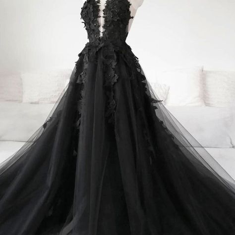 https://www.trustlindadresses.com/product/black-tulle-lace-floor-length-long-ball-gown-with-diamond-embellishment-black-evening-own $139.00 Black Tulle Lace Floor-length Long Ball Gown With Diamond Embellishment Black Evening own Black Lace Formal Dress, Black Lace Evening Dress, Black Lace Prom Dress, Purple Evening Dress, Prom Dresses Black, V Neck Prom Dresses, Prom Ball Gown, Lace Formal Dress, Long Prom Dresses