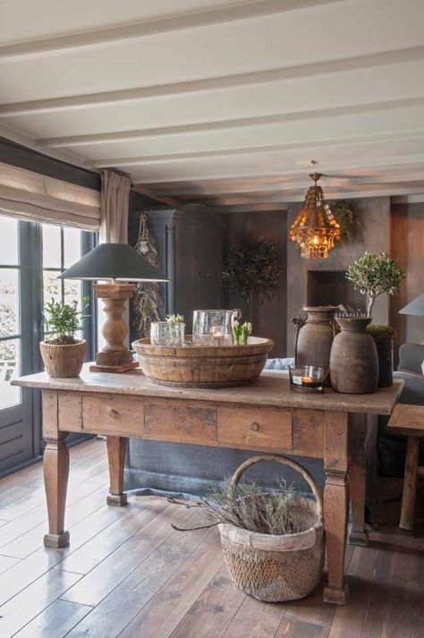 Wood And Terracotta, Deco Champetre, Cottage Interiors, Country House Decor, Cottage Decor, Country Decor, Cottage Style, Home Living Room, Rustic House