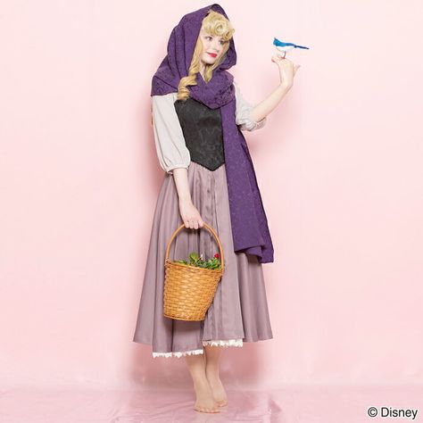 Secret Honey Sleeping Beauty costume Disney Princess costumes Disney Princess Aurora costume Princess Aurora Sleeping Beauty costume #disneycostume #secrethoney Disney Princesses Costumes, Costumes Disney Princess, Diy Princess Costume, Princess Aurora Costume, Sleeping Beauty Cosplay, Sleeping Beauty Dress, Aurora Costume, Sleeping Beauty Costume, Disney Princess Cosplay