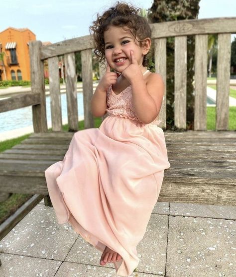 Ella Bella, Baby Announcement Photoshoot, Afghani Clothes, Dream Hair, Classic Hollywood, Baby Fever, Baby Announcement, Baby Hairstyles