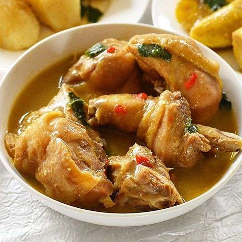 Chicken Pepper Soup, Nigeria Food, African Recipes Nigerian Food, Nigerian Recipes, African Cooking, Hearty Comfort Food, Accra Ghana, Pepper Soup, Nigerian Food