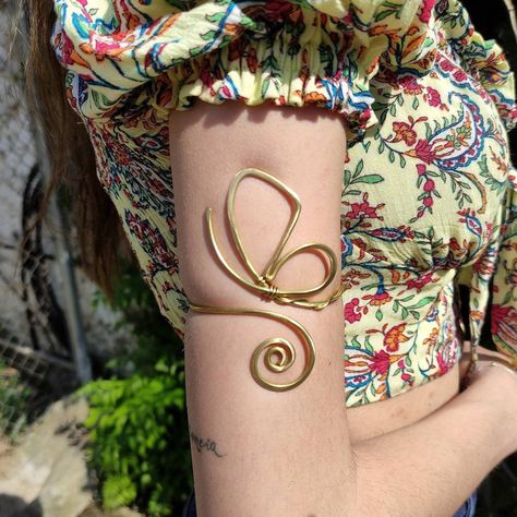 Butterfly Upper Arm Cuff for Women Golden Upper Arm Bracelet - Etsy Hong Kong Arm Cuff Diy, Fairy Arm Cuff, Wire Arm Cuff, Upper Arm Bracelets, Arms Bracelets, Arm Cuff Jewelry, Upper Arm Cuff Bracelet, Cuffs Diy, Upper Arm Bracelet