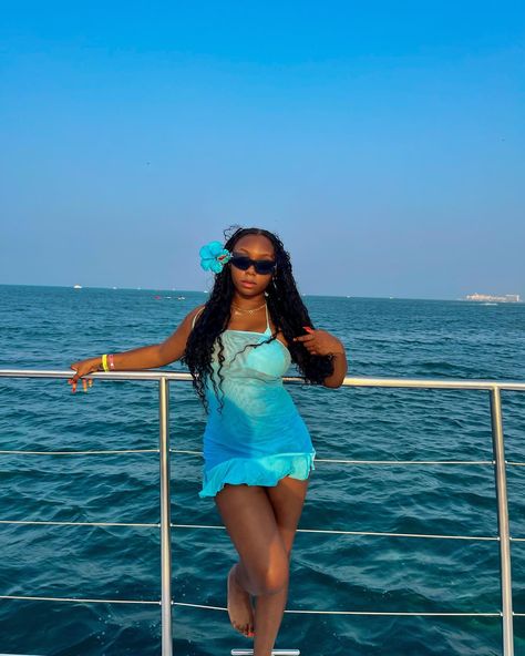 Cruise Outfits Baddie, Summer In Florida Outfits, Island Outfit Ideas Black Women, Boat Trip Outfit Summer, Tropical Vacay Outfits, Cruise Outfits Black Women, Cute Cruise Outfits, Boat Cruise Outfit, Tropical Outfit Ideas