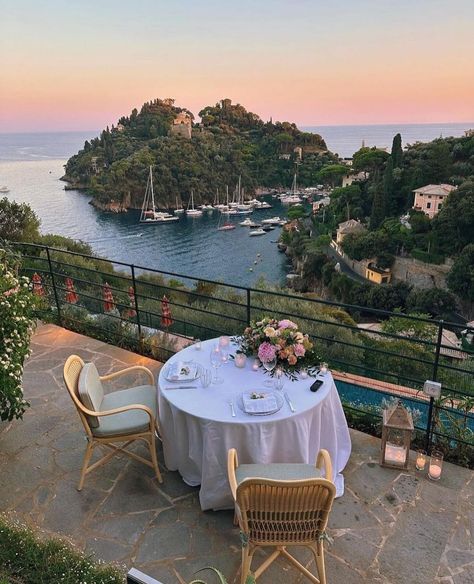 Belmond Hotels, Italy Aesthetic, Dream Travel Destinations, Dream Lifestyle, European Summer, Pretty Places, Positano, Travel Inspo, Travel Aesthetic