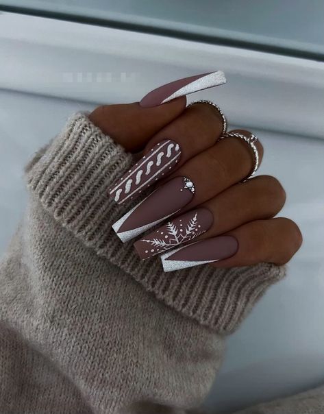 Beige Nail Designs, Ongles Beiges, Beige Nail, Beige Nails Design, Christmas Nail Ideas, Nail Designs Ideas, Finger Art, Cute Short Nails, Ombre Acrylic Nails