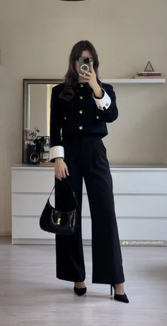 Female Office Outfits, Old Money Fashion, Girly Style Outfits, Female Office, Money Fashion, Stylish Work Attire, Elegante Casual, Classy Work Outfits, Stylish Work Outfits