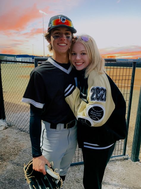 Cute Things To Write, Baseball Christmas Gifts, Cute Couples Football, Baseball Boyfriend, Baseball Couples, Things To Write, Cute Country Couples, Baseball Girlfriend, Baseball Christmas