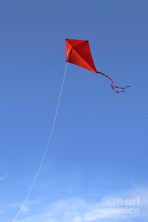 Kite In The Sky, Red Kite, Nostalgia Aesthetic, Kite Flying, Flying High, Rainbow Brite, Photo Background Images, Boy Photography Poses, Ap Art