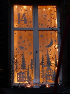 Christmas Window Display Home, Christmas Gift Photography, Advent Diy, Christmas Cutouts, Christmas Window Display, Gifts Photography, Winter Window, Christmas Window Decorations, Advent Calenders