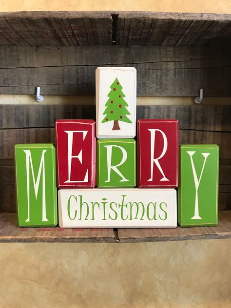 Wood Blocks Christmas, Holiday Wood Sign, Christmas Diy Wood, Christmas Blocks, Wooden Christmas Crafts, Wood Block Crafts, Set Table, Christmas Signs Wood, Christmas Wood Crafts