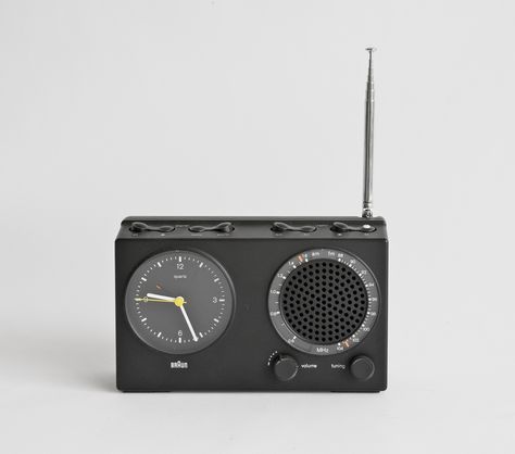 1979 Dieter Rams Typ 4826 Braun Alarm Clock, Braun Clock, Braun Dieter Rams, Dieter Rams Design, Braun Design, Dieter Rams, Old Radios, Modern History, Vintage Radio