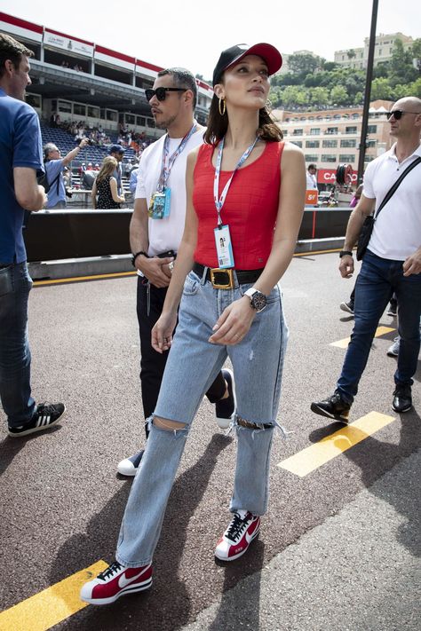 Bella Hadid at Formula 1 Grand Prix in Montecarlo 05/27/2018. #celebrity #fashion #celebrityfashion #celebritystyle #celebritystreetstyle #streetstyle #streetfashion #bellahadid Formula 1 Race Day Outfits, Formula 1 Wags Outfits, Formula 1 Paddock Outfit, Formula 1 Fashion Outfits, F1 Attire, Formula 1 Grand Prix Outfit, Race Day Outfits F1, F1 Race Day Outfits, Formula 1 Outfit Style