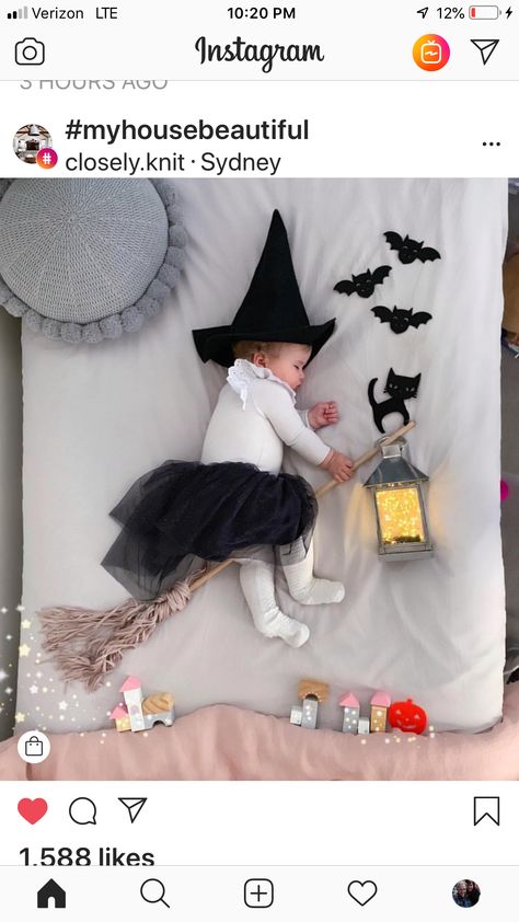 Halloween Photoshoot Baby, Halloween Baby Pictures, Halloween Shot Ideas, Halloween Baby Photos, Baby Lovies, Photo Halloween, Baby Boy Newborn Photography, Baby Milestones Pictures