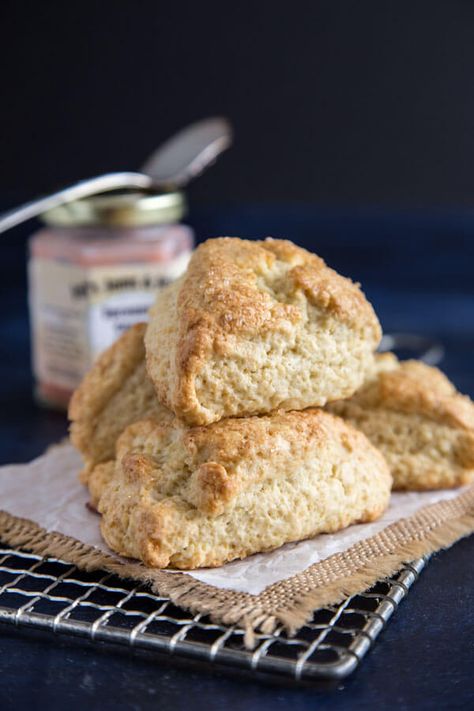 Basic Cream Scones made with heavy cream, easy and delicious with butter and jam, fruit butter or fruit compote. Perfect for brunch or tea time. #wildwildwhisk #creamscones #scones #brunchtime #teatime Scone Recipe With Heavy Cream, Recipe With Heavy Cream, Soft Scones, How To Make Scones, Scones Recipe Easy, Homemade Scones, Cream Scones, Clotted Cream, Pastry Blender