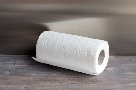 Why You Should Be Putting Paper Towels in the Fridge | Reader's Digest Image Paper, Grilled Pizza, Readers Digest, Pesto Recipe, Healthy Sides, Fresh Corn, Kitchen Cleaning, Done With You, Paper Towels