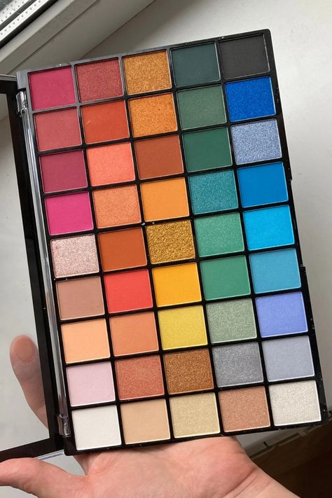 Rainbow Makeup Palette, Rainbow Eyeshadow Palette, Pink And Green Eyeshadow, Best Colorful Eyeshadow Palette, Affordable Eyeshadow Palettes, Olive Skin Lipstick, Nude Makeup Looks, Makeup Green Eyes, Makeup Pallettes