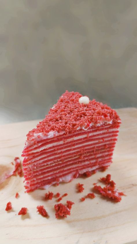 Mille Crepe Cake, Mille Crepes, Red Velvet Oreo, Illustration Reference, Velvet Aesthetic, Mille Crepe, Crepe Cake, Wallpaper Pastel, Roll Cake