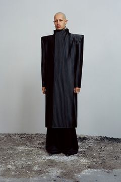 Han Kjobenhavn, Sculptural Fashion, Anti Fashion, Office Worker, Male Fashion Trends, Milano Fashion Week, Spring Summer 2022, Live Fashion, Magazine Photography