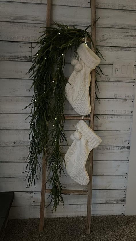 Christmas Ladder Decor, Christmas Ladder, Neutral Christmas Decor, Apt Ideas, Winter Wonderland Christmas, Outdoor Christmas Decorations, My Happy Place, Xmas Decorations, Happy Places