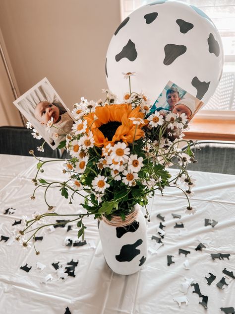 Cow Birthday Table Decorations, Cow And Daisy Birthday, Cow Birthday Party Table Decor, Chic Fil A Party Ideas, Cow Party Table Decor, Cow Party Centerpiece Ideas, Highland Cow Party Centerpiece, Cow Mason Jar Centerpieces, Holy Cow I’m One Table Centerpieces