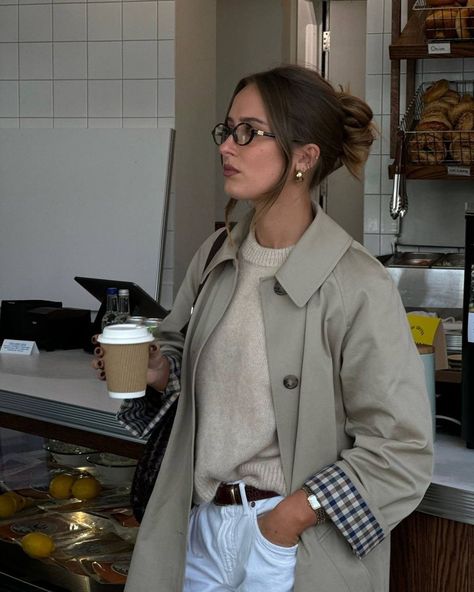 Kezia Cook, Coffee Outfit, Outfit Photo, Office Casual Outfit, Sophisticated Outfits, Paris Outfits, Blog Instagram, Neutral Outfit, Ig Post