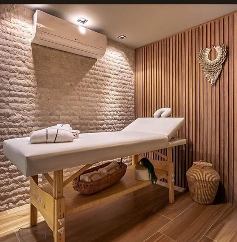 Small Wellness Spa Interior Design, Sports Massage Room Ideas, Spa Massage Room Design, Small Spa Room Ideas, Spa Room Ideas Estheticians, Ideas Decoracion Salon, Massage Room Design, Spa Massage Room, Massage Room Decor