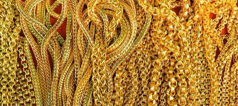 THE ULTIMATE GUIDE TO BUYING GOLD CHAINS IN BANGKOK, THAILAND. Chinatown Bangkok, Popular Places, Buying Gold, Types Of Gold, Gem Diamonds, Sell Gold, Buy Gold, Gold Price, Best Diamond