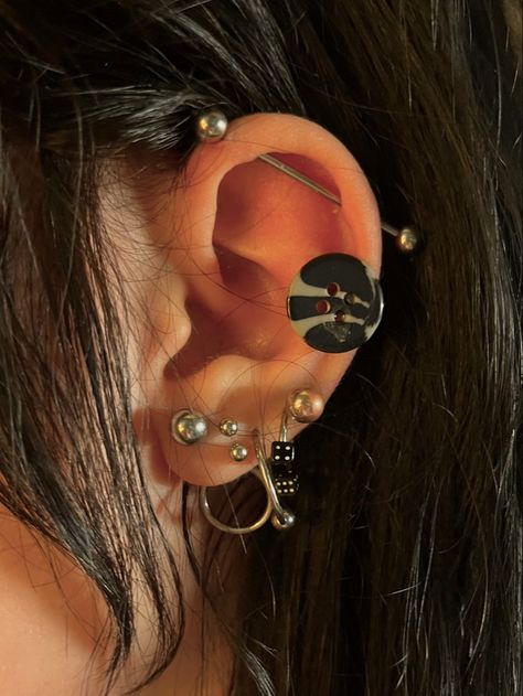 Gauges Aesthetic, Cute Industrial Piercing, Ear Piercings Industrial, Stacking Earrings, Cool Piercings, Cute Piercings, Industrial Piercing, Stacked Earrings, Jewelry Tattoo