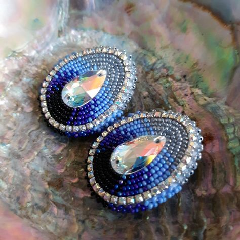 Blue Beaded Earrings Native American, Beaded Earrings Native American, Indigenous Style, Beading Art, Work Earrings, Beadwork Ideas, Beautiful Beaded Earring, Native Beading, Blue Beaded Earrings