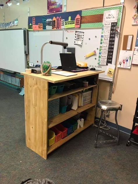 Classroom Decoration Ideas, Classroom Arrangement, Classroom Goals, Teaching Organization, Classroom Makeover, Classroom Layout, 4th Grade Classroom, 3rd Grade Classroom, Teacher Desk