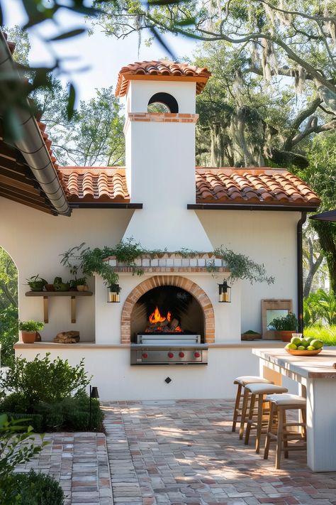 15 Gorgeous Outdoor Kitchen Ideas in Arizona You Need To See Kitchen Patio Ideas, Outdoor Kitchen Patio Ideas, Cheap Couches, Covered Patio Ideas, Arizona Backyard, Patio Decor Ideas, Spanish Hacienda, Hacienda Style Homes, Outdoor Kitchen Ideas