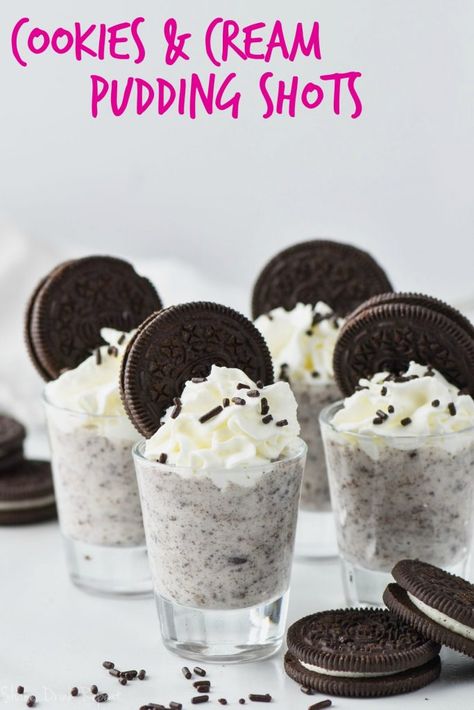 Cookies And Cream Dessert Shooters, Oreo Pudding Shots Alcohol, Dessert Shots Recipes Alcohol, Cookies And Cream Jello Shots, Oreo Shots Recipe, Oreo Jello Shots, Cookies And Cream Pudding Shots, Oreo Shooters Dessert Shots, Summer Pudding Shots