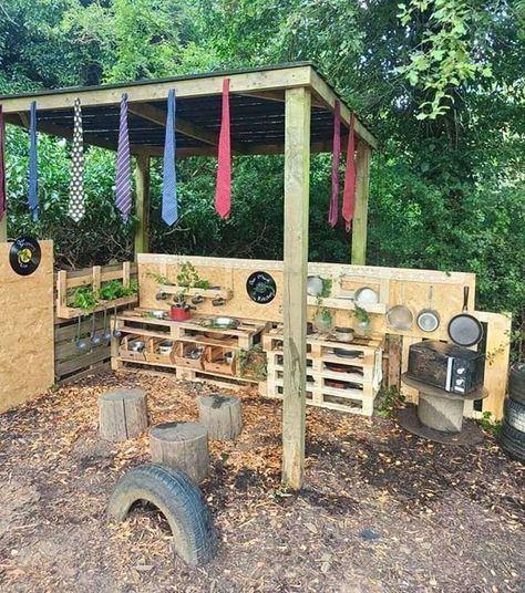 22 Epic DIY Outdoor Sensory Play Equipment Ideas | Finding Myself Young Play Garden For Kids Diy Backyard Ideas, Preschool Garden Ideas Outdoor Classroom, Diy Toddler Playground, Preschool Garden Ideas, Daycare Outdoor Play Area, Sensory Garden Design, Pallet Projects For Kids, Playground Equipment Diy, Sensory Garden Ideas