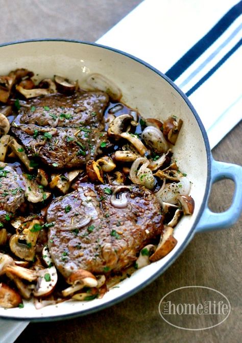 Who needs a grill? This easy recipe for sirloin steak with mushrooms and shallots can be made all in one pan!  Mmm beef. Every once in a while I crave red meat. Okay, who am I kidding? I could eat it every day, but I don't. Steak With Mushrooms, Pork Marsala, Sirloin Steak Recipes, Beef Dinners, Prime Rib Recipe, Easy Steak Recipes, Easy Steak, Steak And Mushrooms, Sirloin Steak