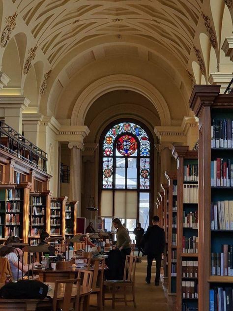 Boarding School Campus Aesthetic, Nevermore Academy Classes, University Of Cambridge Library, Cambridge Library Aesthetic, Architecture College Aesthetic, Krista Aesthetic, School Exterior Aesthetic, Cambridge University Aesthetic, Romanticizing School Aesthetic