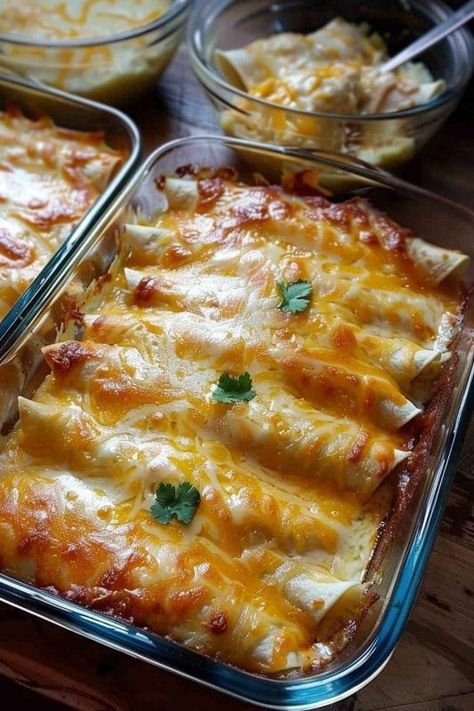 Cream Cheese Chicken Enchiladas!!! - Recipecs Cream Cheese Enchiladas Chicken, Chicken Cream Cheese Enchiladas, Chicken Enchiladas With Cream Cheese, Chicken Cheese Enchiladas, Cream Cheese Enchiladas, Cream Cheese Chicken Enchiladas, White Chicken Enchiladas, Chicken Enchiladas Easy, Cheese Enchiladas