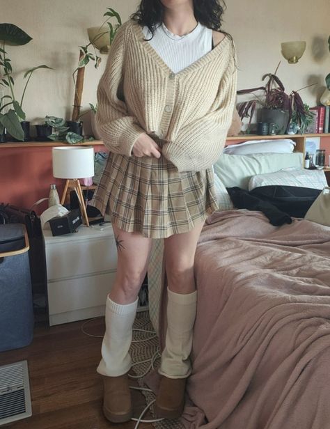 Legwarmer Outfit Aesthetic, Cute Outfits With Legwarmers, Honeycore Outfits, Neutral Clothing Aesthetic, Ugg Platform Outfit, Outfit With Leg Warmers, Legwarmers Outfit, Outfits With Leg Warmers, Ugg Fits