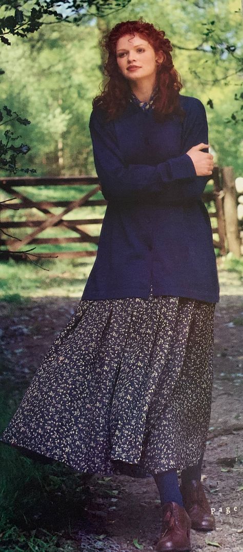 1980s Autumn Fashion, 80s Laura Ashley, Dreamy Clothes Aesthetic, 90s Cottagecore, Vintage Laura Ashley, Laura Ashley 90s, Laura Ashley 1980s, Laura Ashley 80s, Laura Ashley Clothing