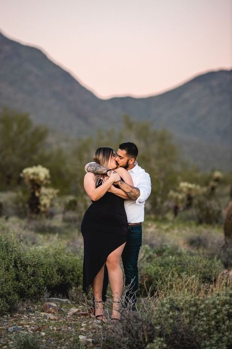 Rockabilly Couple, Pic Poses, Romantic Photos Couples, One Friend, Twin Beds, Girl Couple, Photography Posing Guide, Queen Size Bed, Romantic Photos