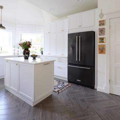 Ikea Doors, Bright White Kitchen, Black Fridge, White Kitchen Remodel, 1960s Kitchen Remodel, Cabinets Ikea, Black Fridges, Upper Kitchen Cabinets, White Kitchen Remodeling