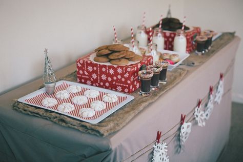 Mid-Winter Christmas / Cookie Swap "Cookie Swap Party" | Catch My Party Cookie Swap Party Ideas, Swap Party Ideas, Christmas Cookie Swap Party, Mid Winter Christmas, Cookie Swap Party, Christmas Cookie Swap, Swap Party, Cookie Exchange Party, Cookie Decorating Party