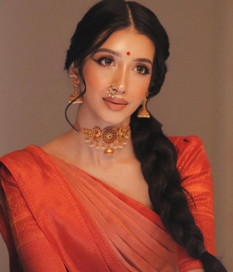 90s Indian Makeup, Desi Princess Aesthetic, Maharashtrian Makeup Look, Dusky Skin Makeup Indian Bride, Indian Bridal Makeup Natural, South Indian Makeup, Dark Feminine Style, Traditional Makeup, Saree Styling