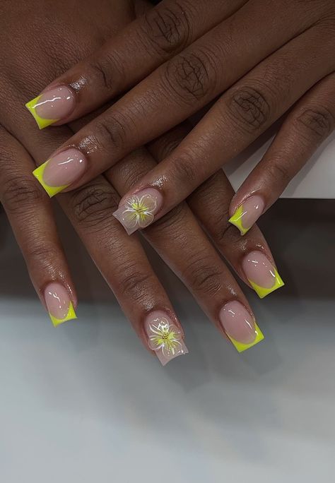 Yellow Nail Inspo Short, Yellow Short Nails Ideas, Nail Short Ideas, Gold Nail Designs Short, Rare Nail Designs, Dope Nail Designs Short Length, Yellow Short Nails, Brazil Nails, Island Vacation Nails